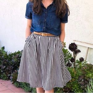 Beautiful striped skirt with pockets! XS